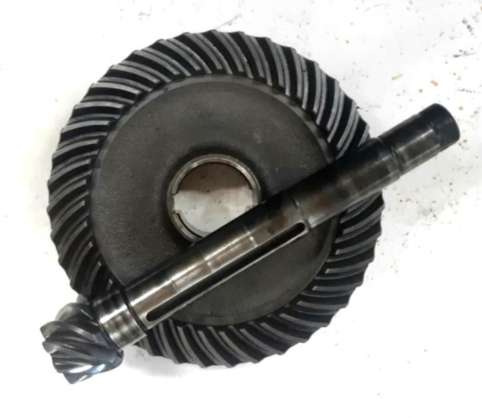 Deutz 02303033 Головна (конічна) пара Z=7/39