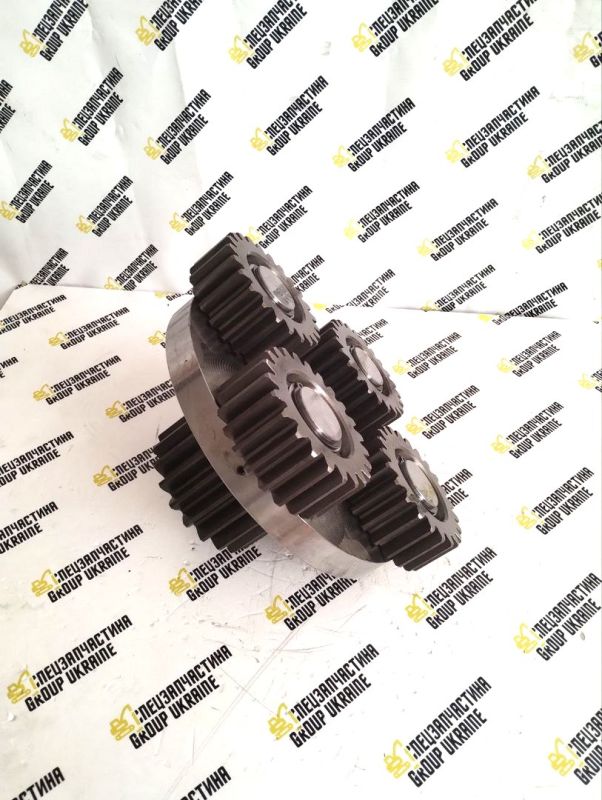 336/C7663 Вторая планетарная передача в бортовой редуктор хода на JCB JS330