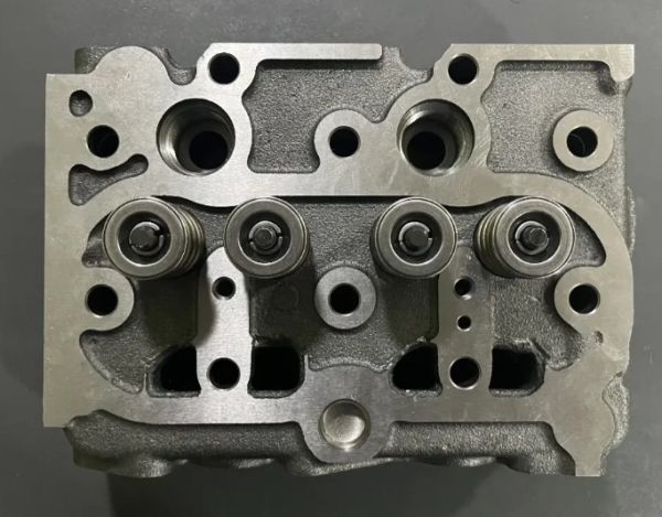 Kubota 15261-03043 Головка блоку циліндрів ГБЦ Z500 У зборі із клапанами