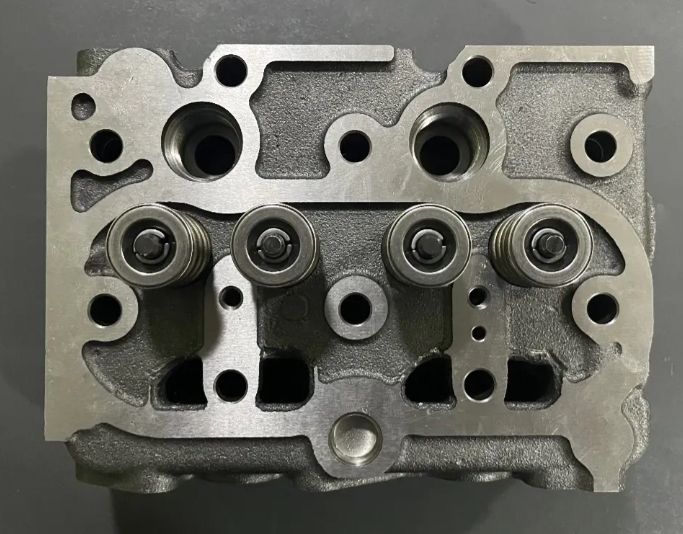 Kubota 15261-03043 Головка блоку циліндрів ГБЦ Z500 У зборі із клапанами