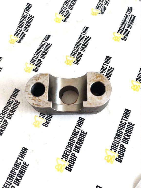 Caterpillar 1656946 Блок направляючого колеса D6