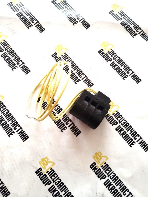 CNH 38400015 Соленоїд 12vdc 12V