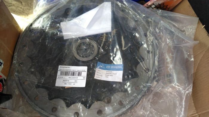 Кришка бортового редуктора 1032596 Hitachi ZX330-3