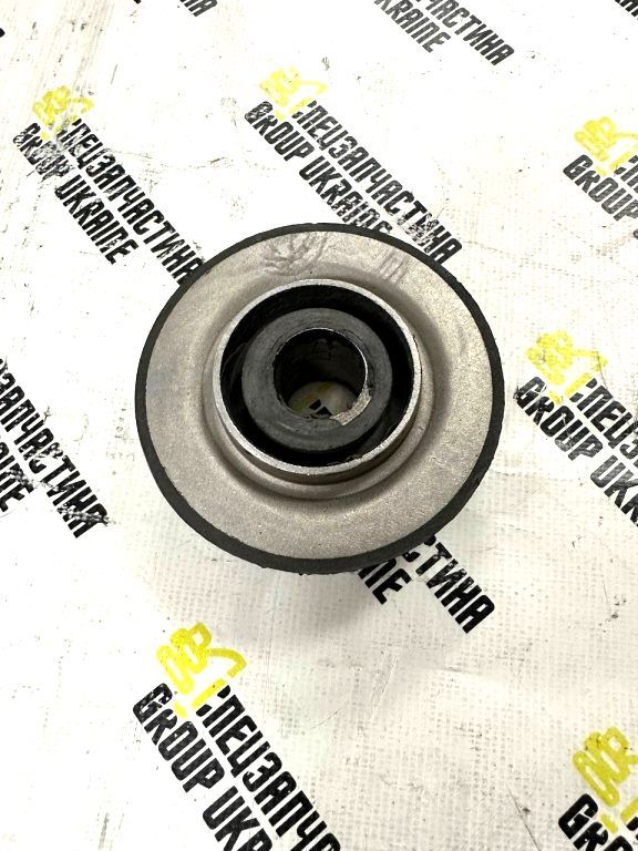 Hitachi 4188649, 4256314 Подушка опори двигуна для EX220-5, EX230LC-5
