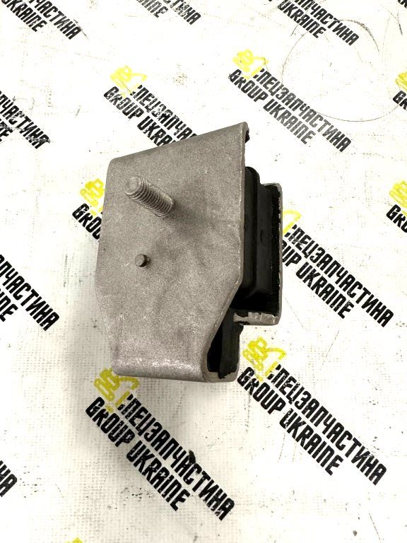 Komatsu 20S-01-71310 Подушка двигуна для PC30, PC35