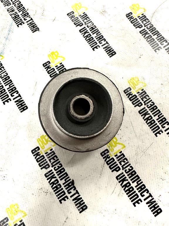 JCB KRH0780 Подушка двигуна для JS 130-260 Артикул: KRH0780
