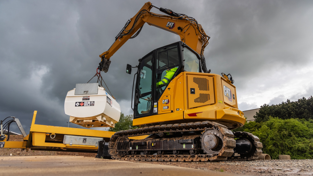 Cat 308 CR зі стрілою у стандартній комплектації