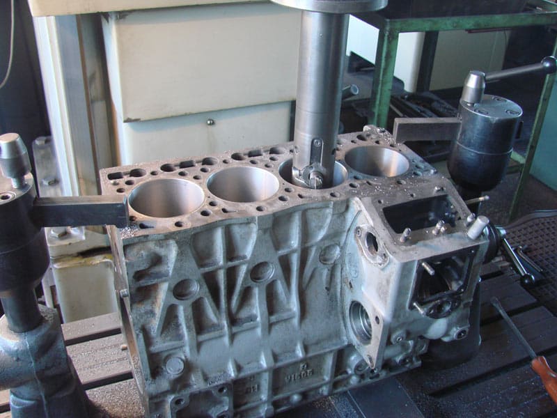 Ремонт двигателя Komatsu Комацу